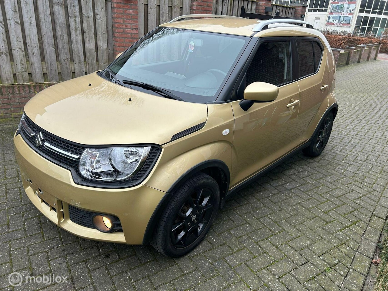 Suzuki Ignis - 1.2 met zeer lichte beschadigingen - AutoWereld.nl