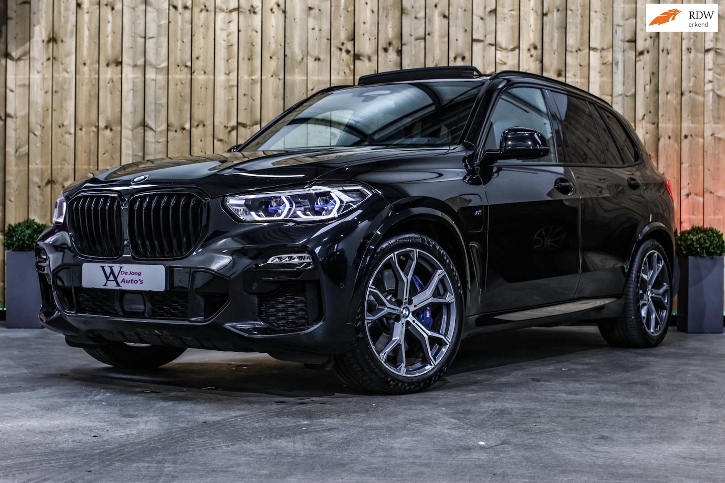 BMW X5 - XDrive45e M-Sport *Skylounge*H/K*Massage*4-Wielbesturing* - AutoWereld.nl