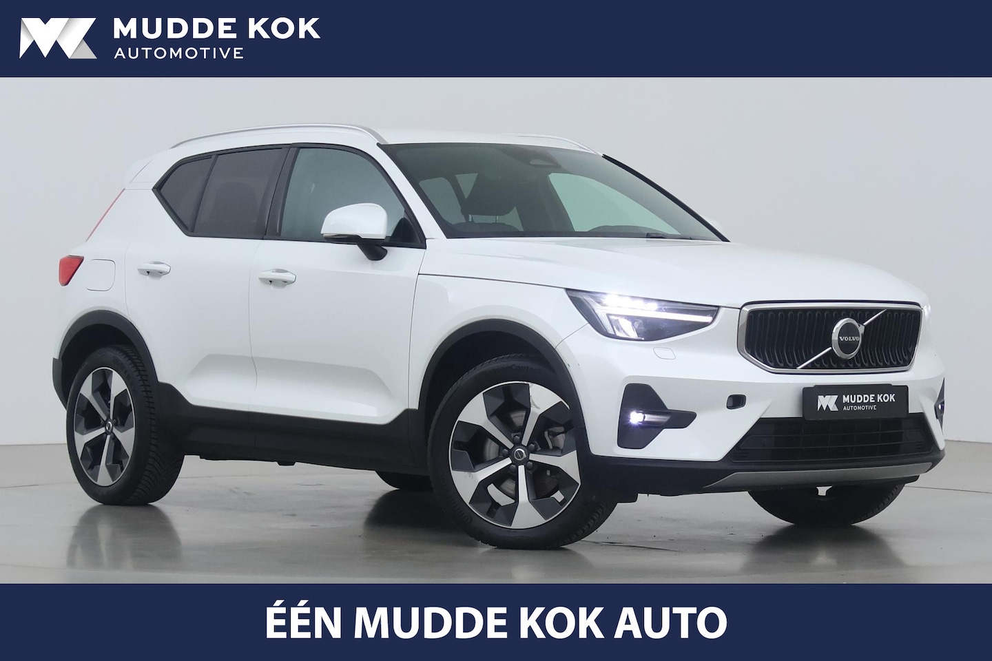 Volvo XC40 - 2.0 B3 Core | ACC | Stoel+Stuurverwarming | Camera | Keyless | 19 Inch | Elektrische Achte - AutoWereld.nl