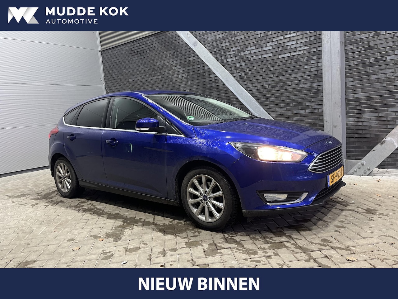 Ford Focus - 1.0 Titanium | Getint Glas | Cruise Control | 16 Inch | PDC Achter - AutoWereld.nl