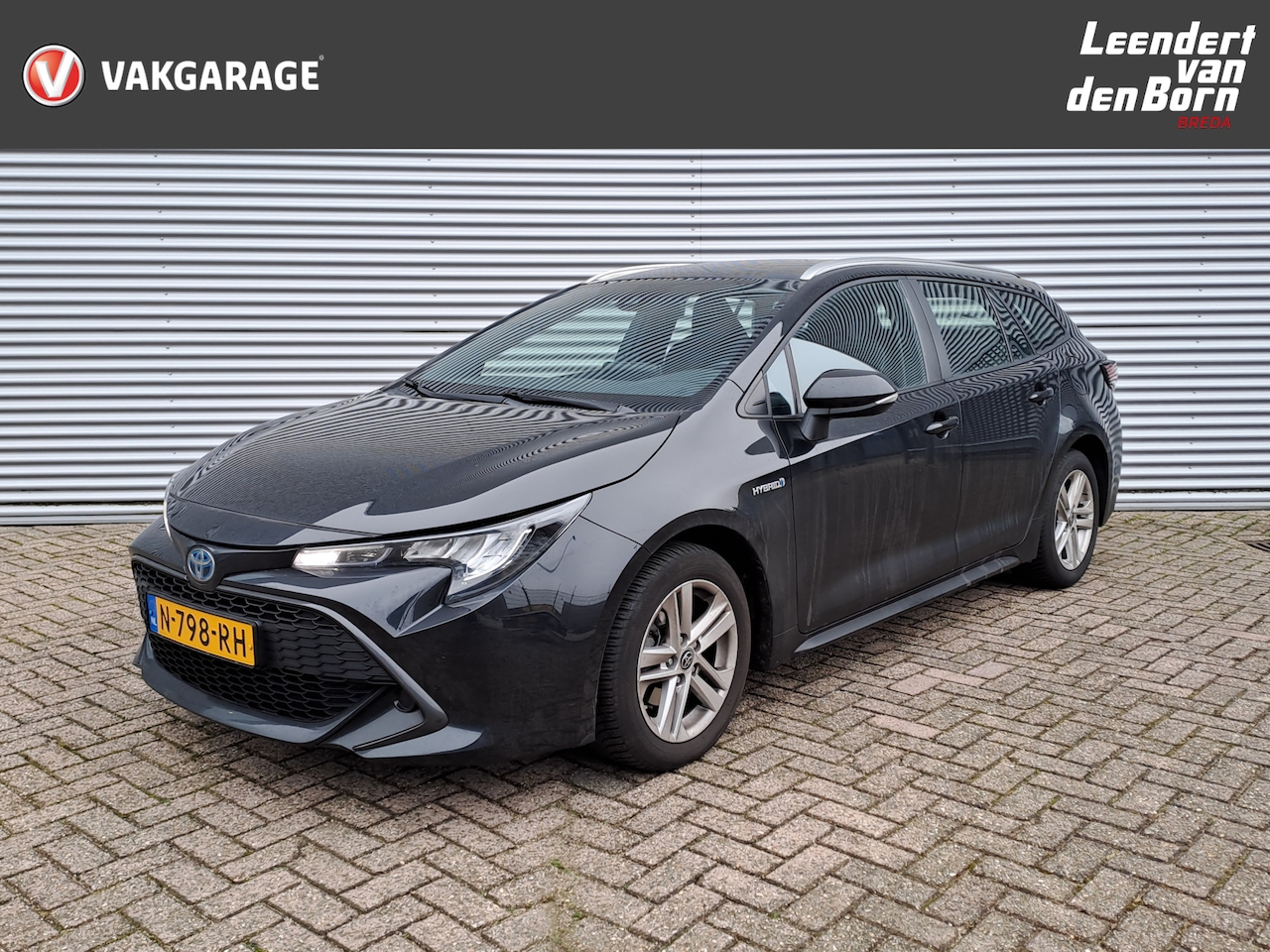 Toyota Corolla Touring Sports - 1.8 Hybrid Active AUTOMAAT | Apple Carplay/Android Auto | Camera | Cruise | Climate - AutoWereld.nl