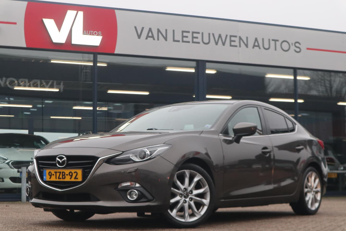 Mazda 3 - 2.0 GT-M | Navi | Stoelverwarming | Trekhaak - AutoWereld.nl