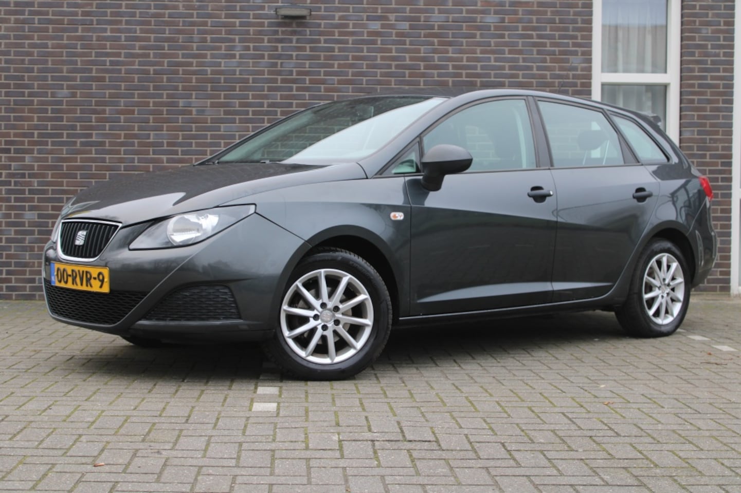 Seat Ibiza ST - 1.2-airco-lichtmetalen velgen-trekhaak - AutoWereld.nl