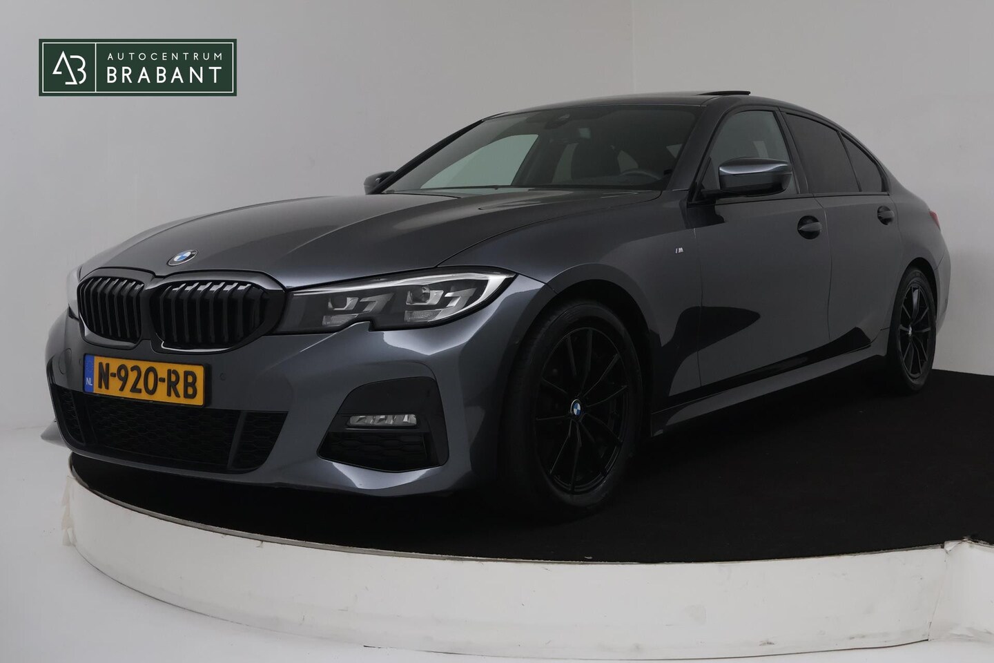 BMW 3-serie - 318i Executive Edition Automaat (PANORAMADAK, NAVIGATIE, PDC, CAMERA, SFEERV, CRUISE, NL-A - AutoWereld.nl