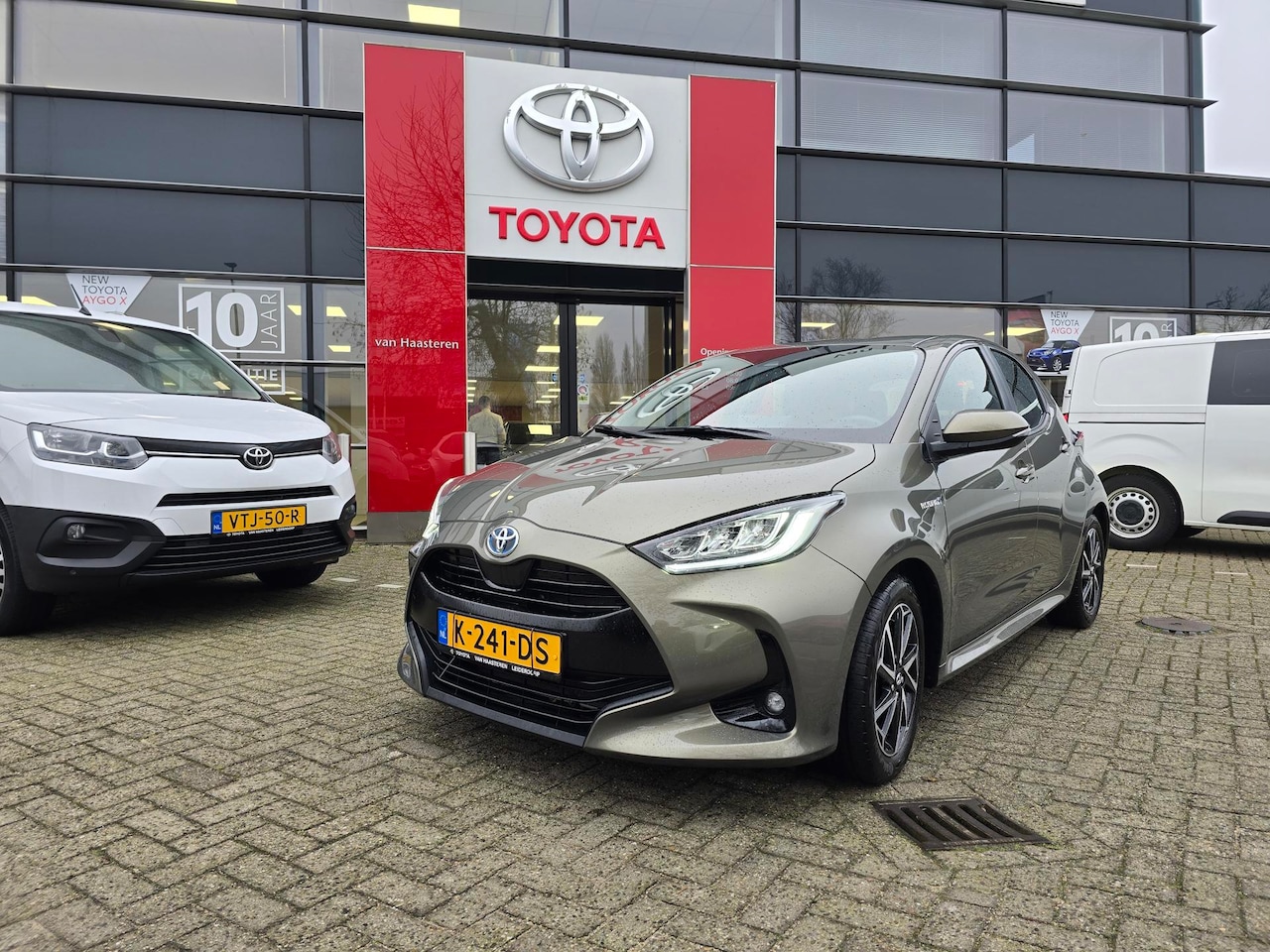 Toyota Yaris - 1.5 Hybrid 116pk CVT First Edition - AutoWereld.nl