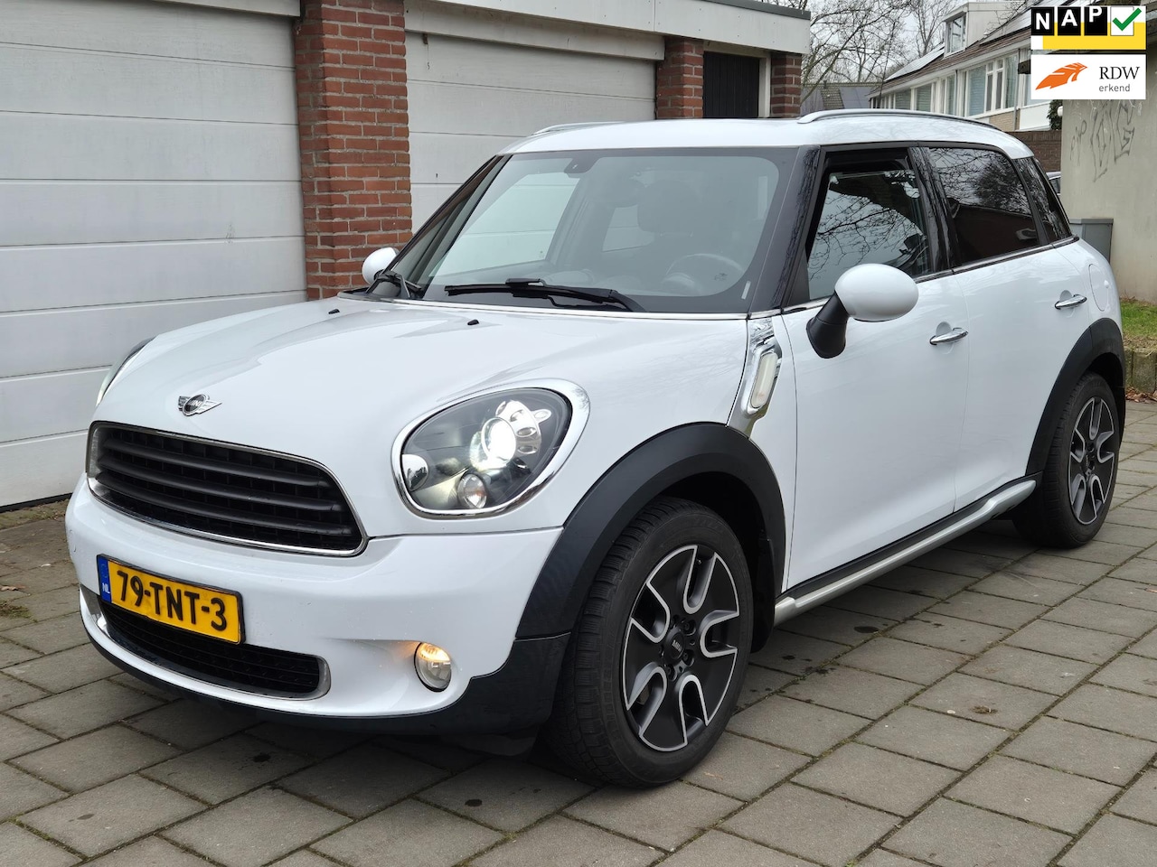 MINI Countryman - 1.6 Cooper D Business Line *PANO* - AutoWereld.nl