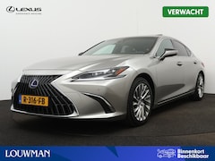 Lexus ES - 300h President Line | Dodehoekdetector | Verwarmde voorstoelen | Stuurwiel verwarmd |