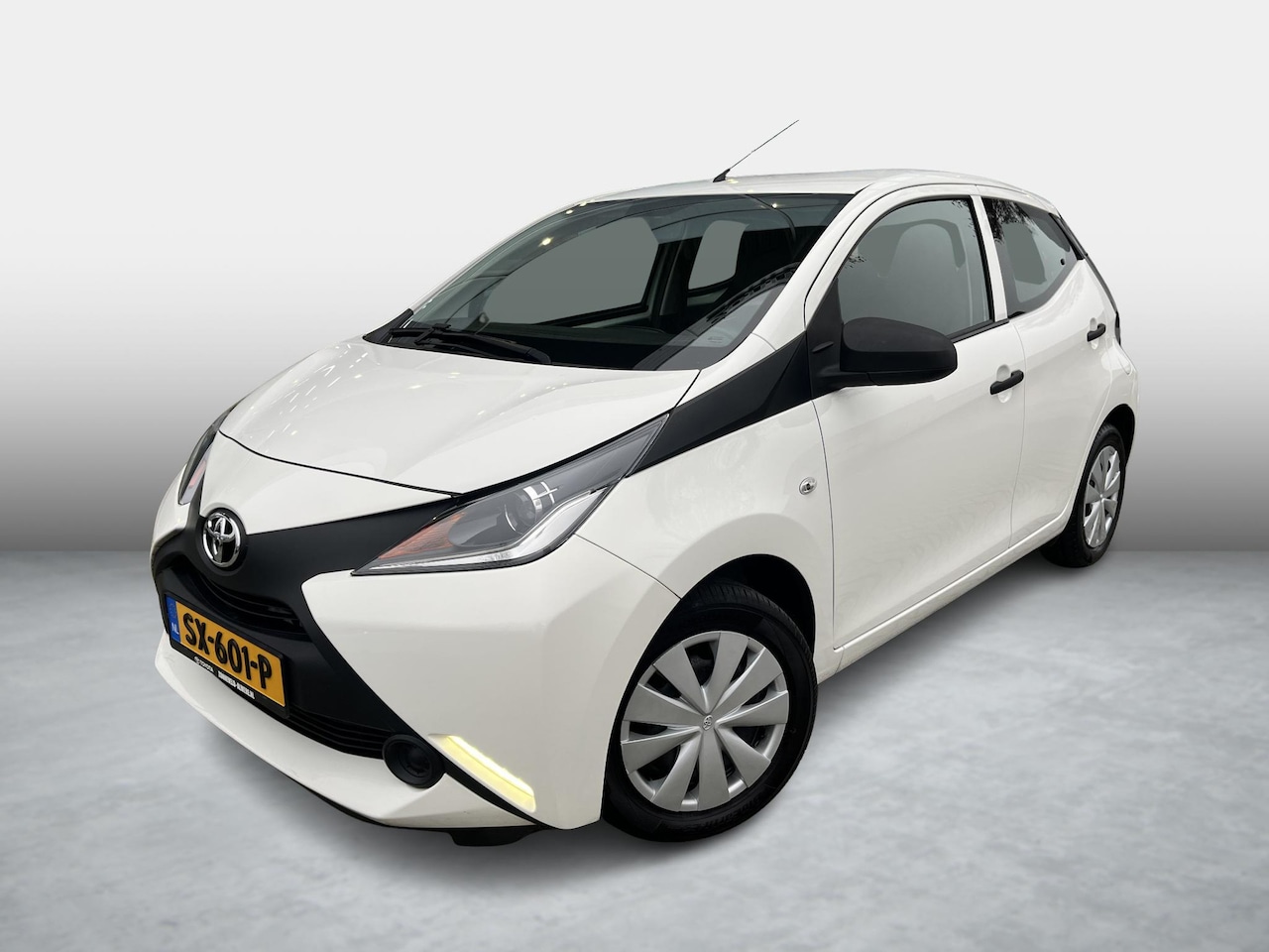 Toyota Aygo - 1.0 VVT-i x-fun 1.0 VVT-i x-fun - AutoWereld.nl