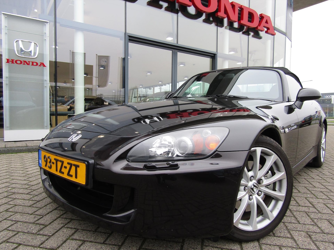 Honda S2000 - 2.0 I Eerste eigenaar NL auto met nieuwe Kap. alcantara stuur - AutoWereld.nl