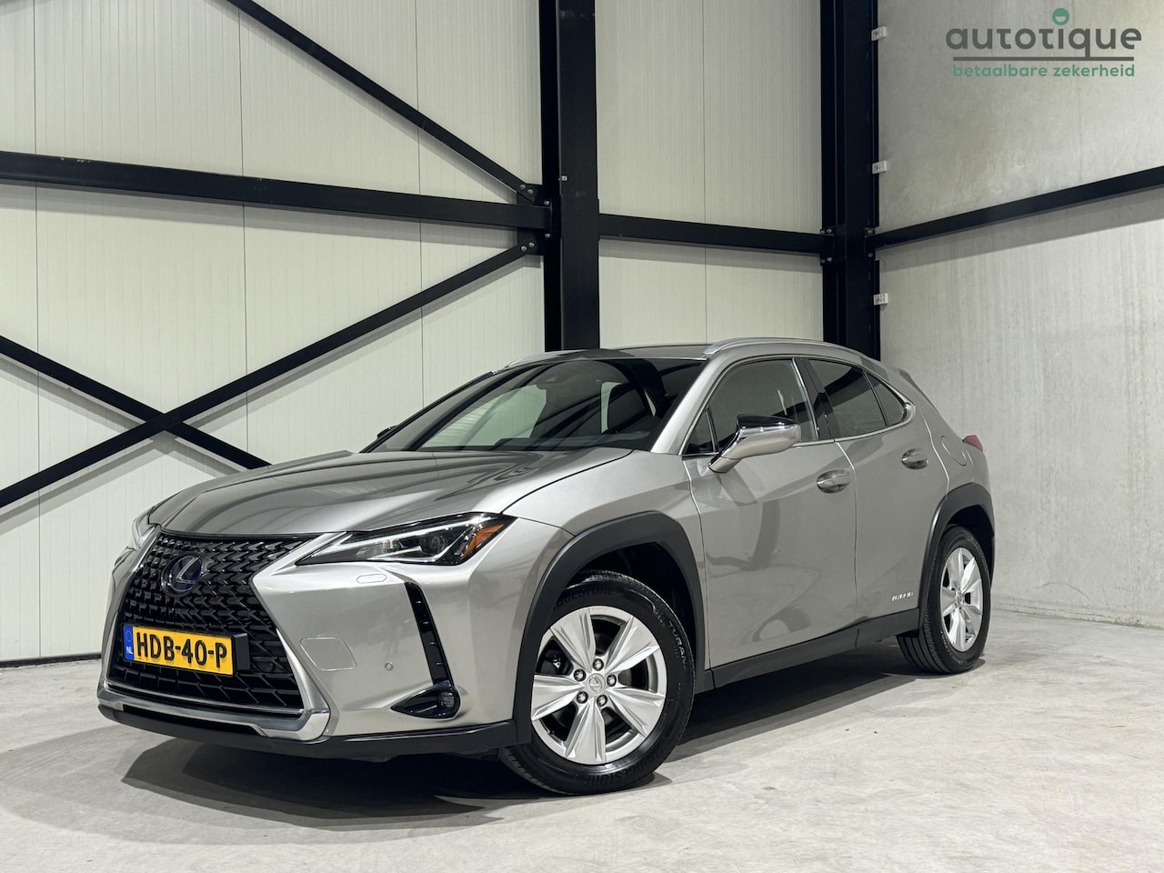 Lexus UX - 250h Comfort Line Aut. | navi | carplay | dealer onderhouden | - AutoWereld.nl