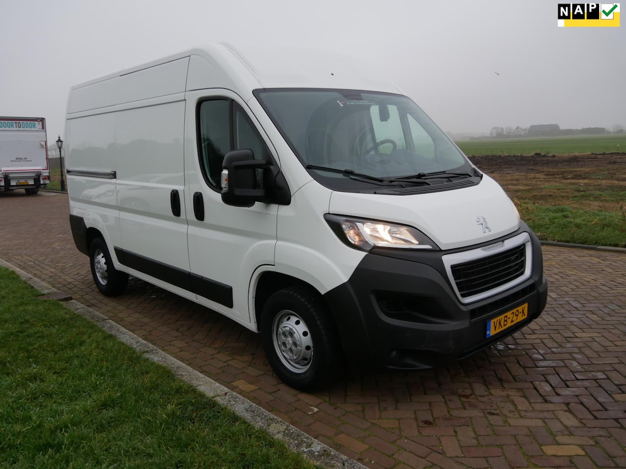 Peugeot Boxer - 333 2.2 BlueHDi 120 L2H2 Premium AC NAVI CAMERA 2XDOOR - AutoWereld.nl