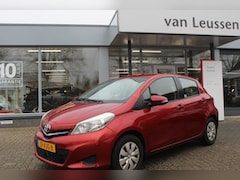 Toyota Yaris - 5-DEURS ASPIRATION TREKHAAK NAVI CAMERA AIRCO EL-SPIEGELS & RAMEN