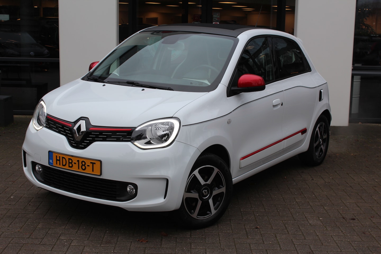 Renault Twingo - 0.9 TCe Intens 90 pk EDC AUTOMAAT,Panodak,Cruise, LMV - AutoWereld.nl