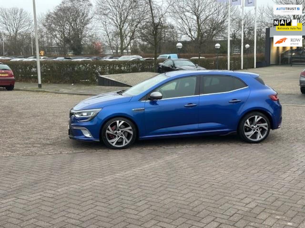 Renault Mégane - 1.6 TCe GT automaat,bj.2016,kleur:blauw,sportvelgen,alcantara,scherm,NAP met 147181 km. AP - AutoWereld.nl