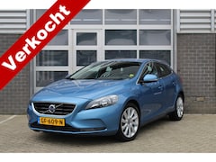 Volvo V40 - 1.5 T3 Momentum / Automaat / Navigatie / N.A.P