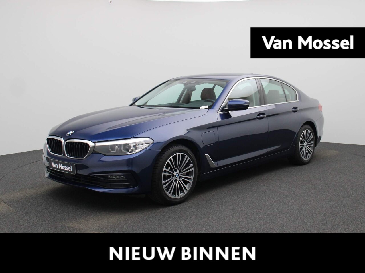 BMW 5-serie - 530e iPerformance Executive | VIRTUAL COCKPIT | STOELVERWARMING | LED VERLICHTING | LEDER - AutoWereld.nl