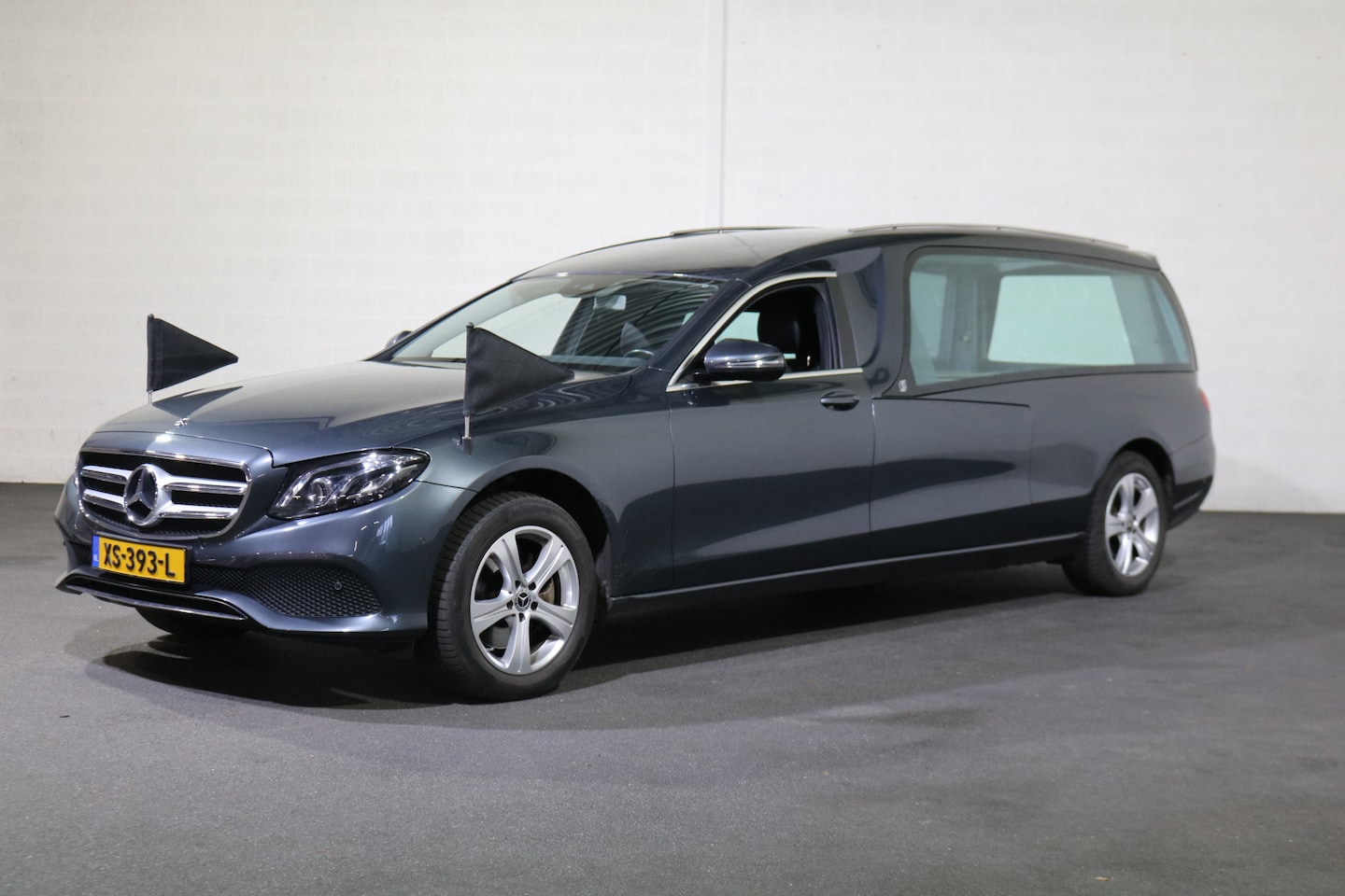 Mercedes-Benz E-klasse - 200T 4-Matic Begrafenisauto - AutoWereld.nl