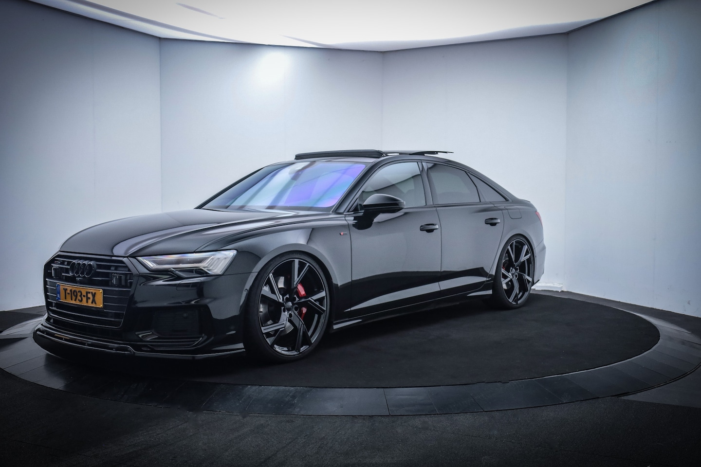 Audi A6 Limousine - 55TFSI e COMPETITION Quattro PANO/360 CAM/B&O/MEMORY/ACC/LEDER/BLINDSPOT/LMV 22''/STUUR+ST - AutoWereld.nl