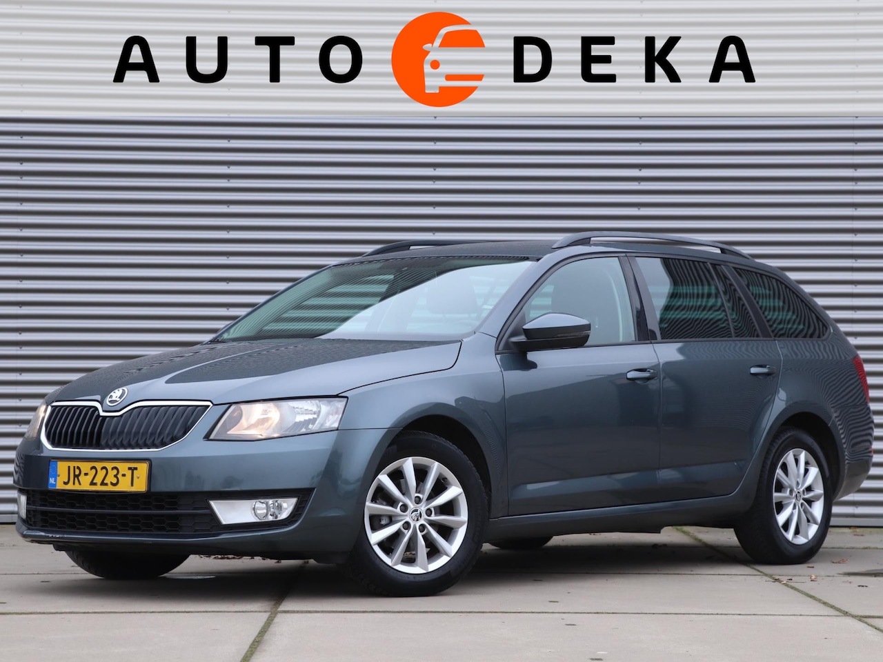 Skoda Octavia Combi - 1.2 TSI Greentech Ambition Businessline Automaat *Navigatie*Trekhaak* - AutoWereld.nl