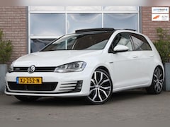 Volkswagen Golf - 2.0 TDI GTD DSG / PANO / ACC / LEDER