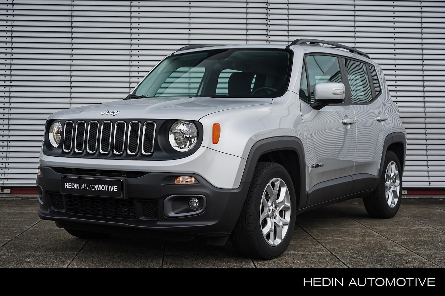 Jeep Renegade - 1.4 MultiAir Longitude | 1ste Eigenaar | Navigatie | DAB | Keyless Entry - AutoWereld.nl