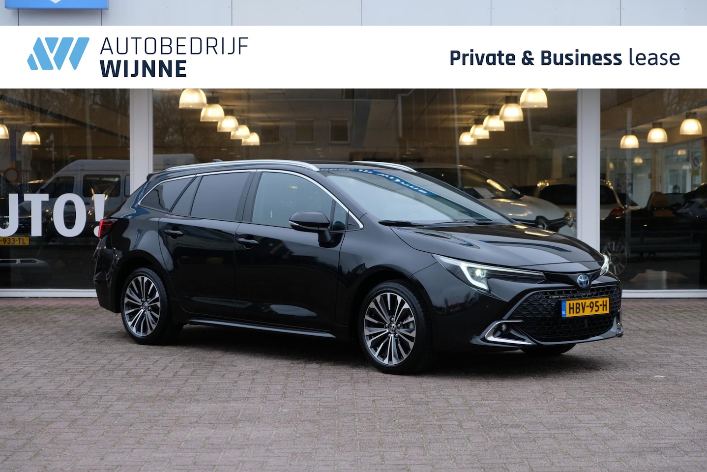 Toyota Corolla Touring Sports - 1.8 Hybrid 140pk CVT Touring Sports First Edition | Adaptive Cruise | Keyless | Camera | E - AutoWereld.nl