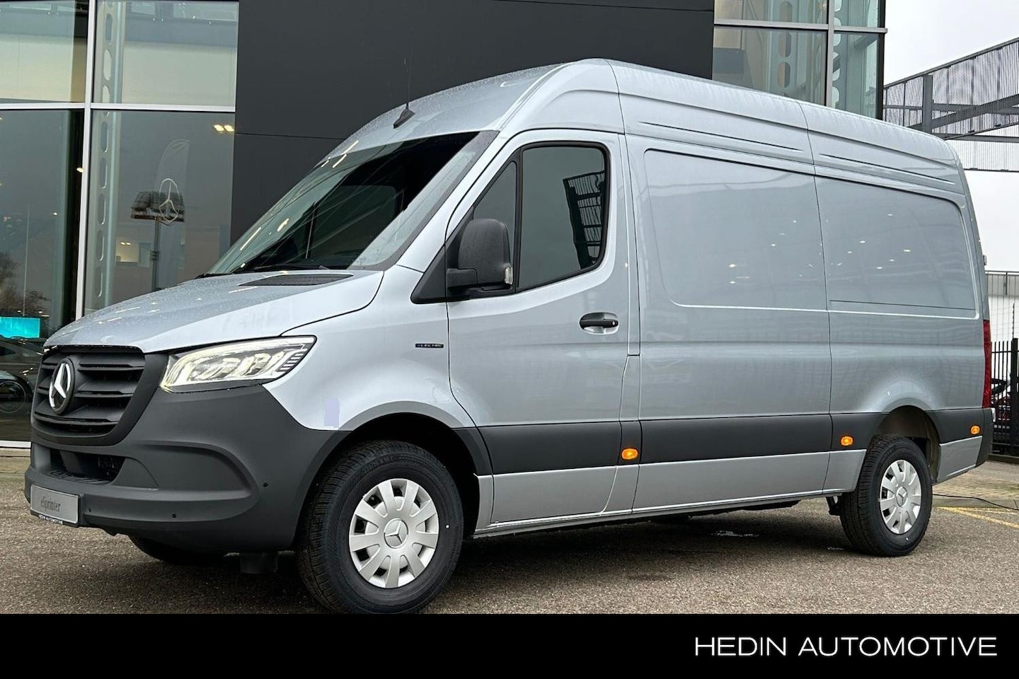 Mercedes-Benz eSprinter - 320 L2 Pro 81kWh | Winterpakket | High-performance LED-koplampen | Trekhaak | Parkeerpakke - AutoWereld.nl