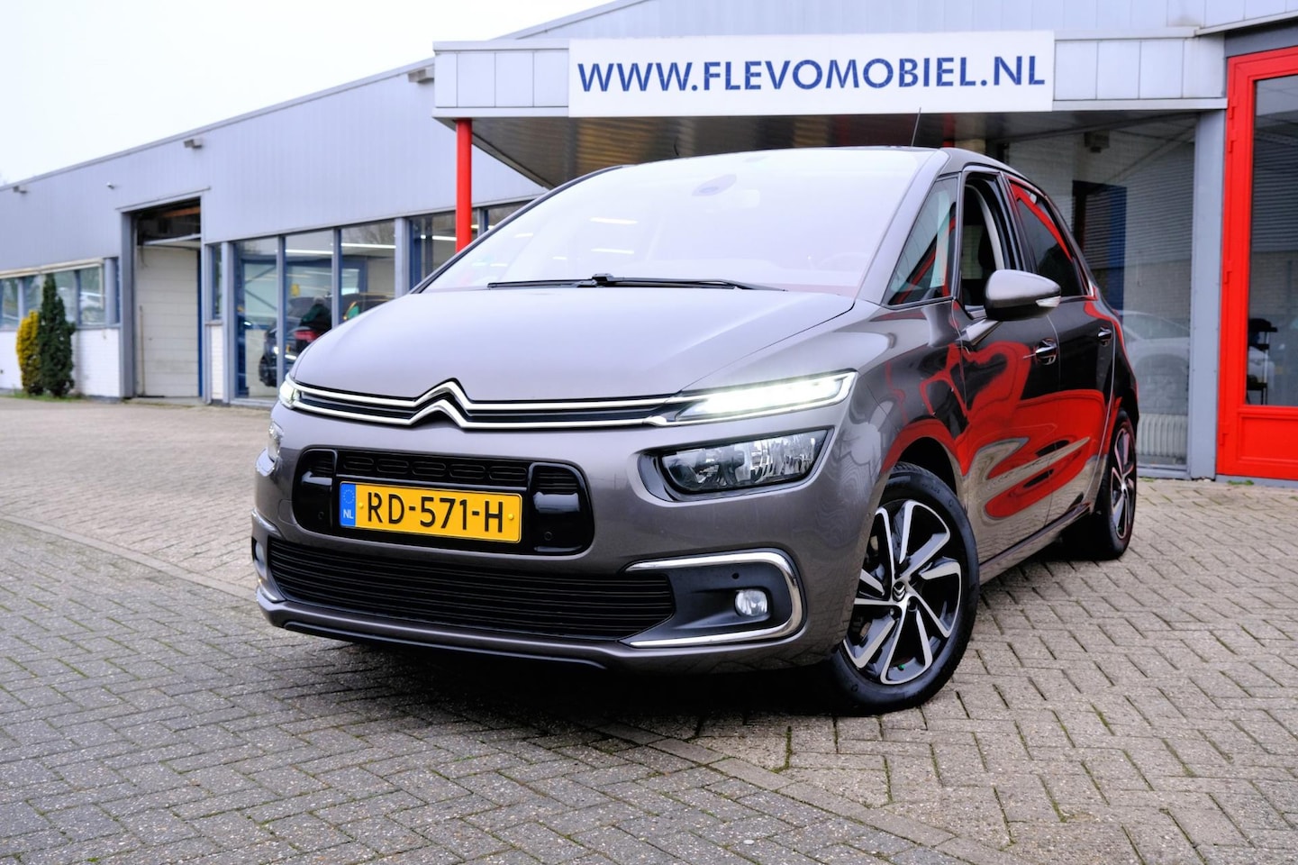 Citroën C4 Picasso - 1.6 BlueHDI Business Aut. Navi|ParkAssist|Cam|Pano Voorruit|LMV - AutoWereld.nl