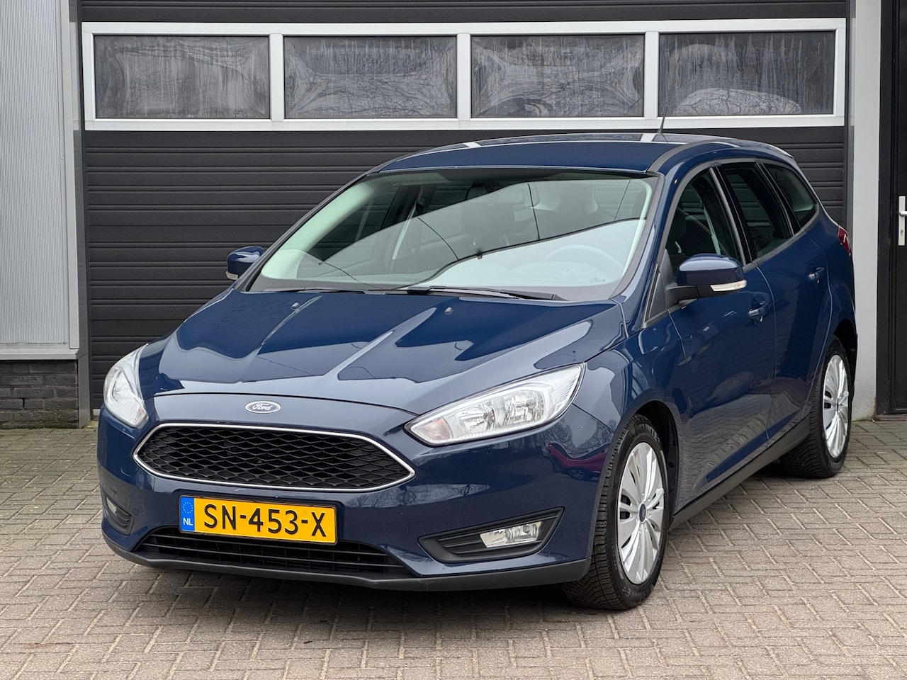 Ford Focus Wagon - 1.5 TDCI Lease Edition Automaat, Cruise, Navi, Climate Control, NAP - AutoWereld.nl