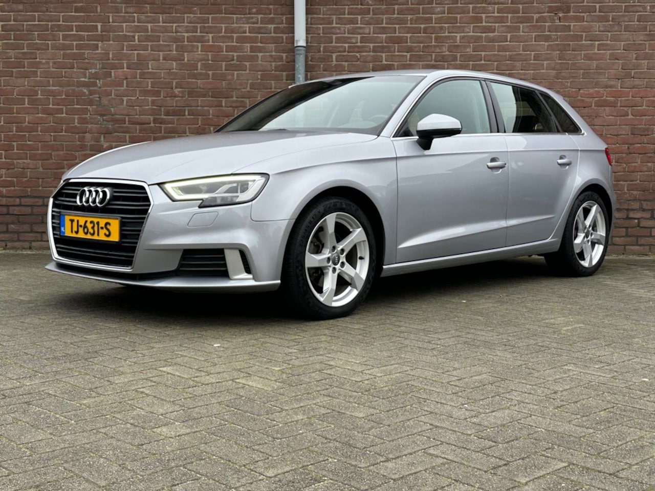 Audi A3 Sportback - 1.0 TFSI Sport Lease Edition 1.0 TFSI Sport Lease Edition - AutoWereld.nl