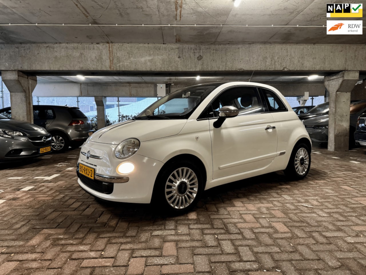 Fiat 500 - 1.2 Lounge|PANO|AIRCO|NWE APK|2e EIG|ELEK RAMEN - AutoWereld.nl