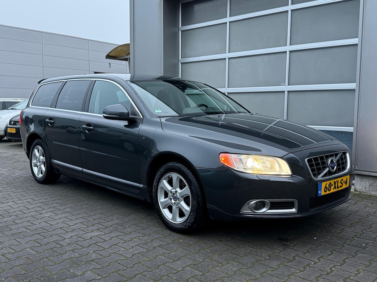 Volvo V70 - 2.0 D3 Limited Edition|Trekhaak|Navi|Xenon|Cruise|PDC - AutoWereld.nl