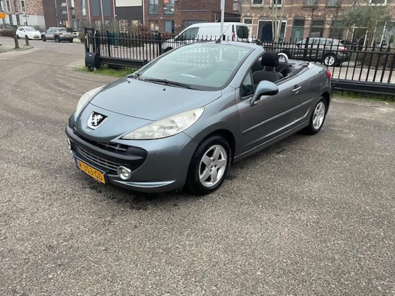 Peugeot 207 CC - 1.6 VTi 123 DKM! Cabrio! Airco! - AutoWereld.nl