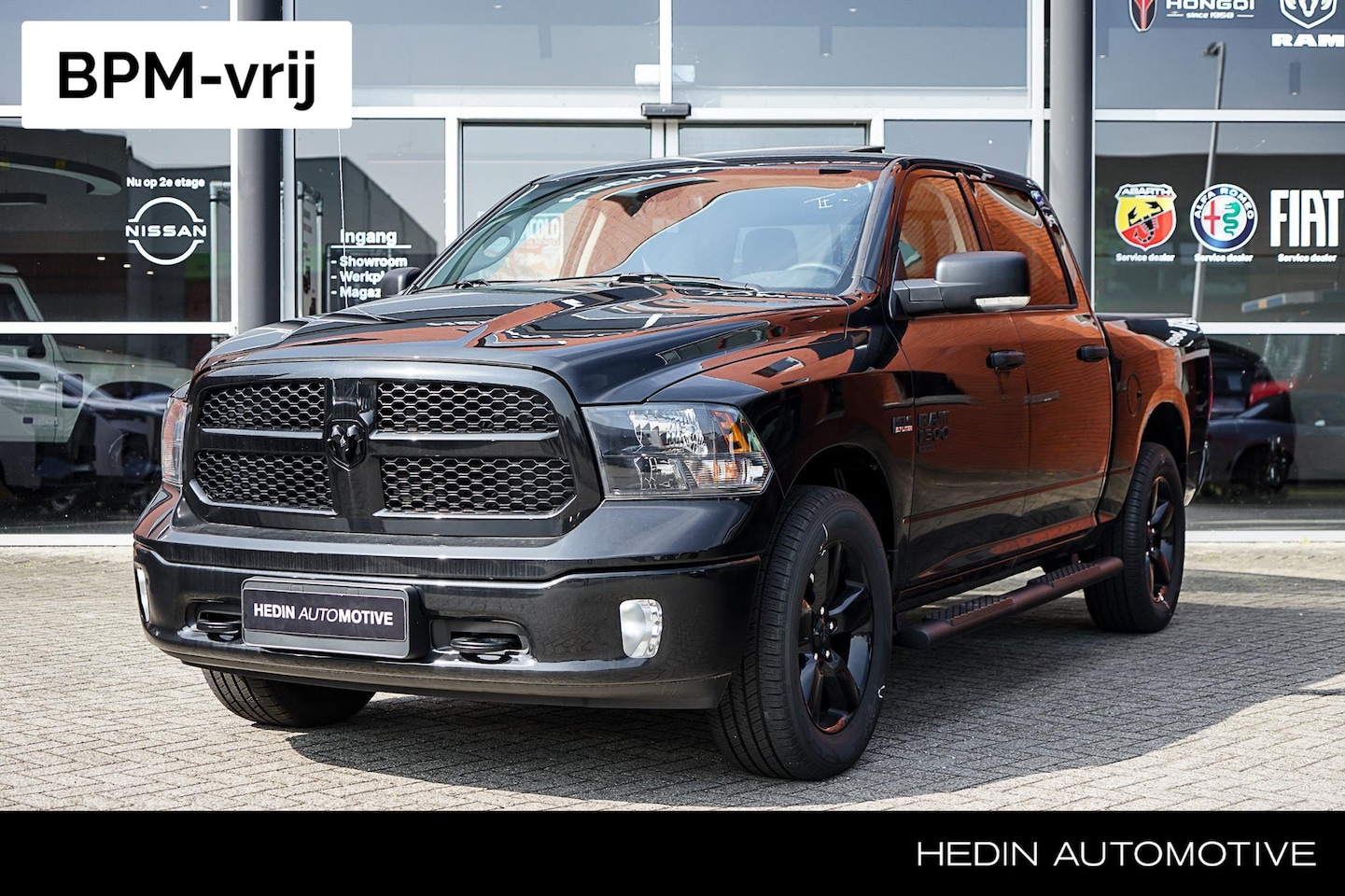 Dodge Ram Pick Up - 5.7 V8 Classic | Leverbaar | Schuif/kanteldak | Navigatie | Stoelverwarming | Achteruitrij - AutoWereld.nl