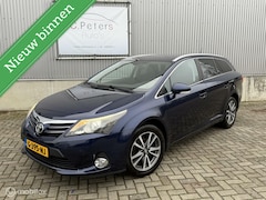 Toyota Avensis - 1.8 VVTi Dynamic Business 2013 / Camera / Navigatie / Stoelverwarming / Trekhaak / 17” / N