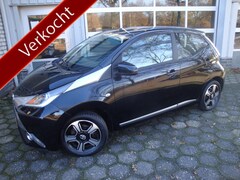 Toyota Aygo - 1.0 VVT-i x-clusiv / Navigatie/ Cruis control/ A-camera