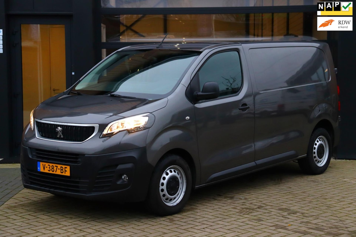 Peugeot Expert - 231S 2.0 BlueHDI 120 Premium Pack | NAP | Eerste Eigenaar | Euro 6 |Airco | Camera | Cruis - AutoWereld.nl