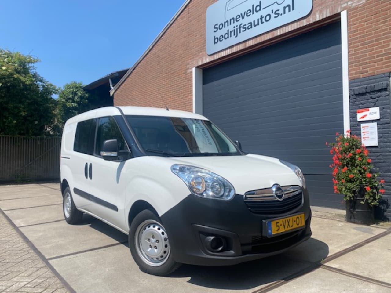 Opel Combo - 1.6 CDTi 90pk, AUTOMAAT, AIRCO, ZEER WEINIG KM'S - AutoWereld.nl