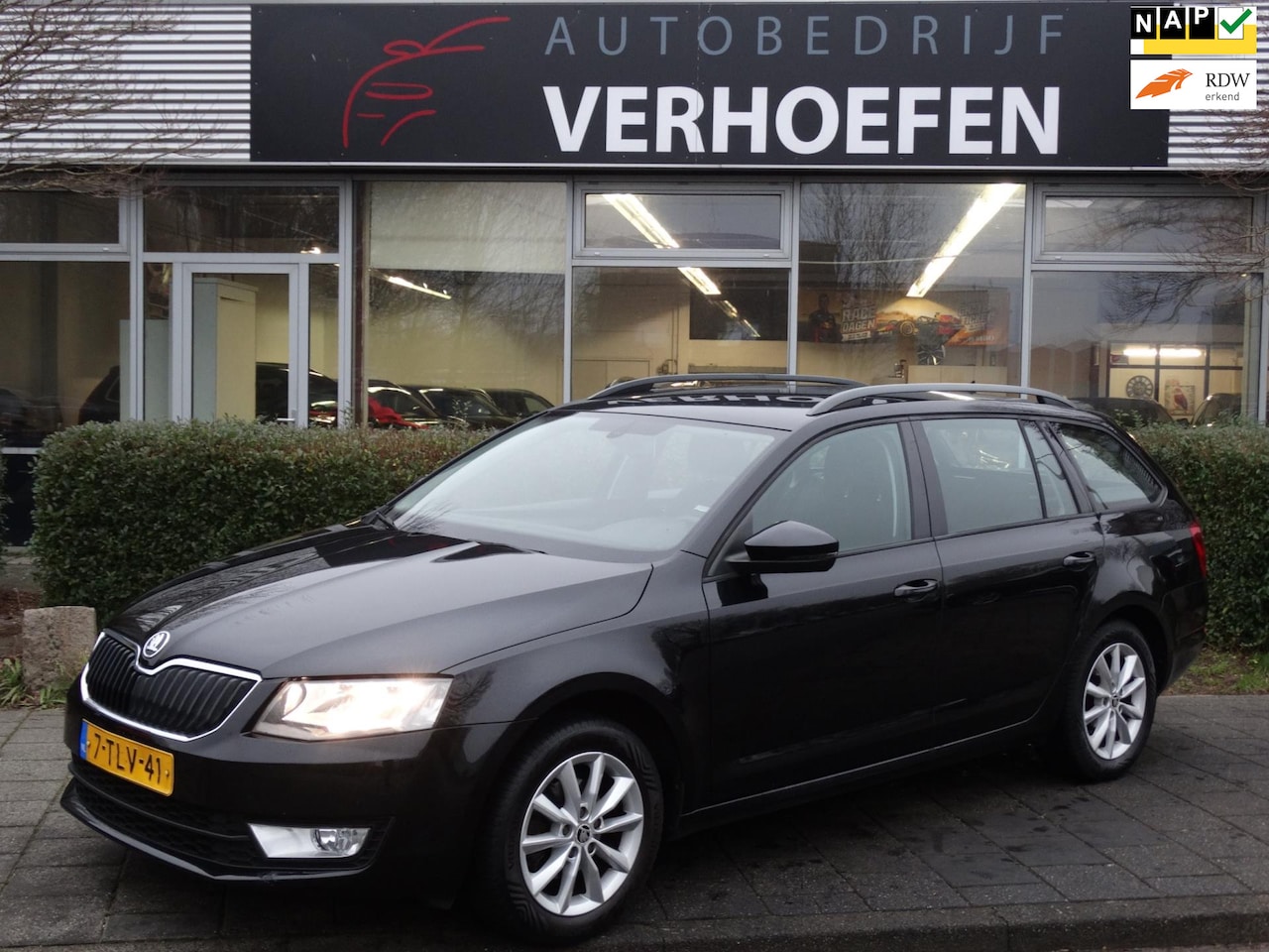 Skoda Octavia Combi - 1.2 TSI GREENTECH - AUTOMAAT - PARK SENS - CRUISE / CLIMATE CONTR ! - AutoWereld.nl