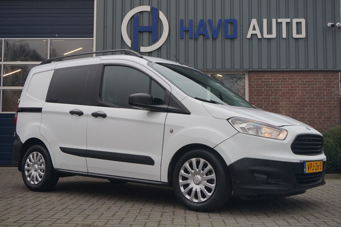 Ford Transit Courier - 1.0 Benzine, TREKHAAK, BTW-VRIJ / MARGE - AutoWereld.nl