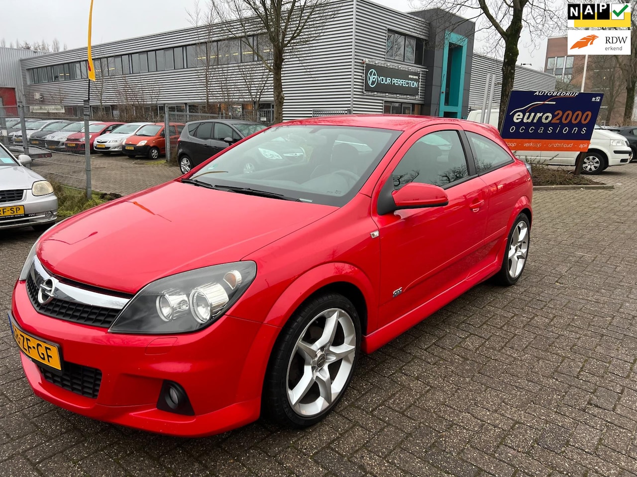 Opel Astra GTC - 1.8 Sport OPC-Line - RECARO - LEDER - NAP ! - AutoWereld.nl