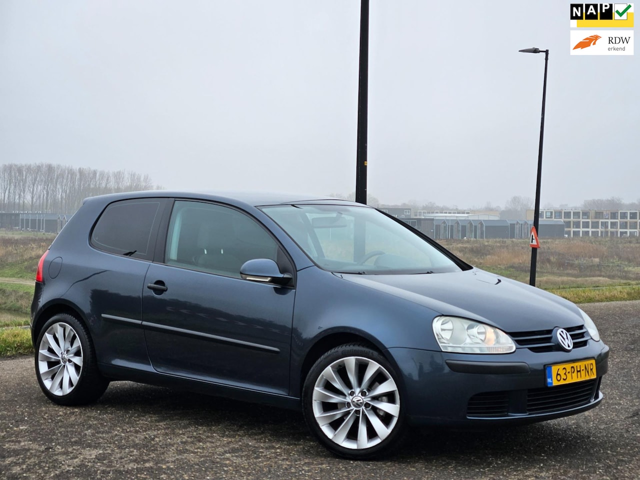 Volkswagen Golf - 1.6 FSI Trendline Cruise| Lmv| Elektr ramen| Nap| Boekjes - AutoWereld.nl