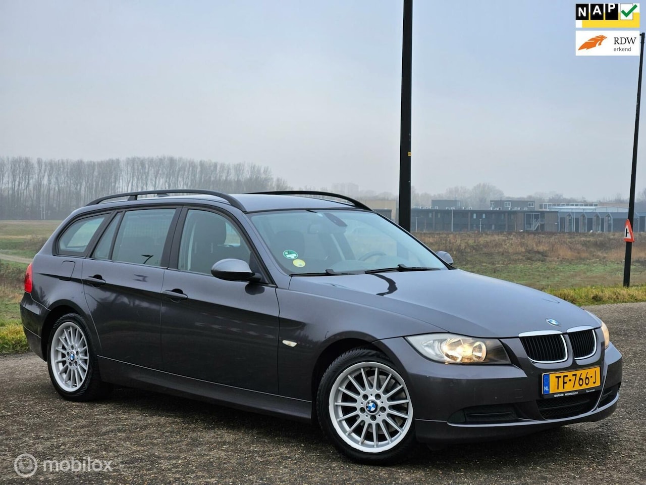 BMW 3-serie Touring - 318i 318i - AutoWereld.nl