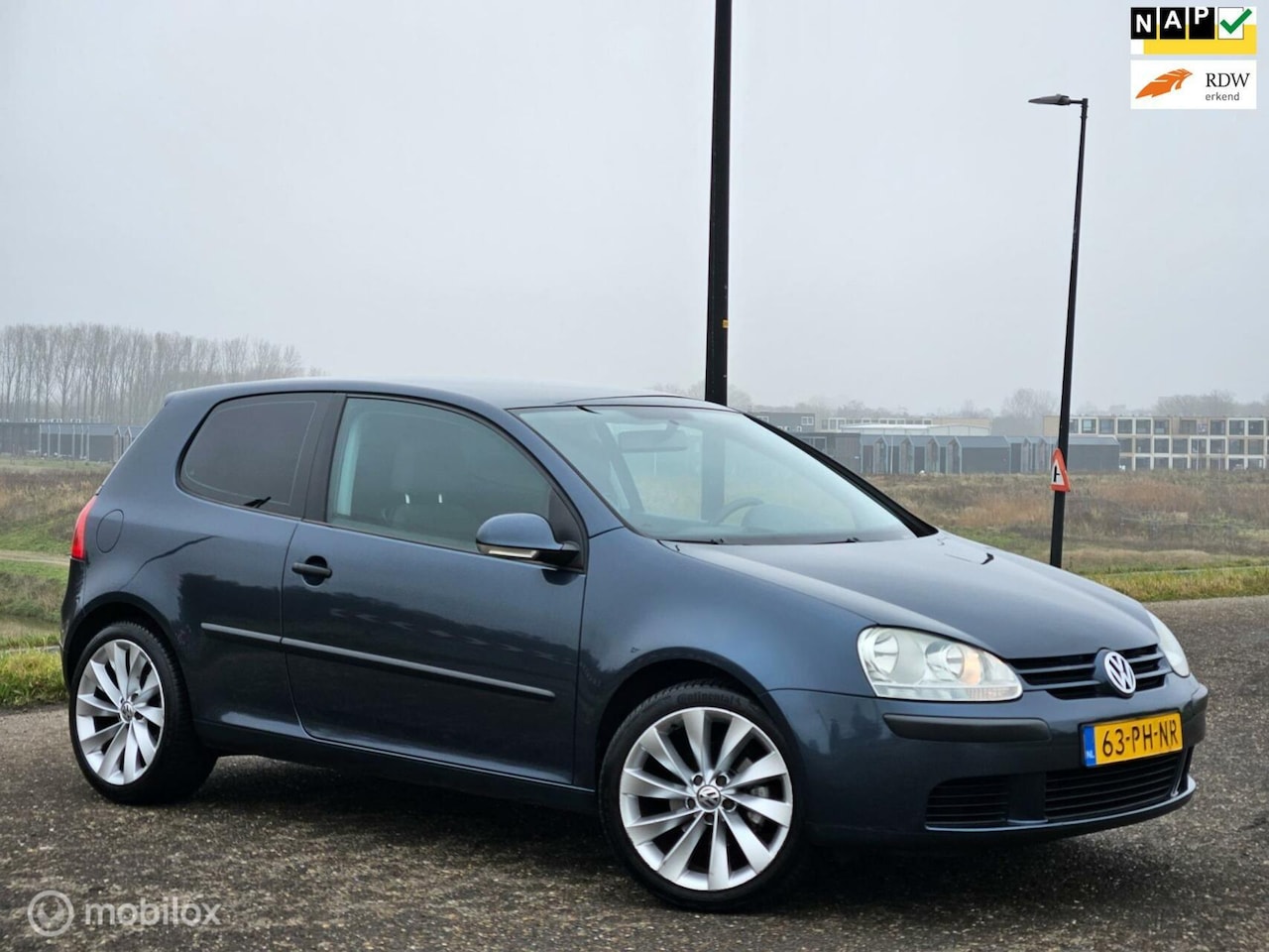 Volkswagen Golf - 1.6 FSI Cruise|Lmv|Elektr ramen|Nap|Boekjes - AutoWereld.nl