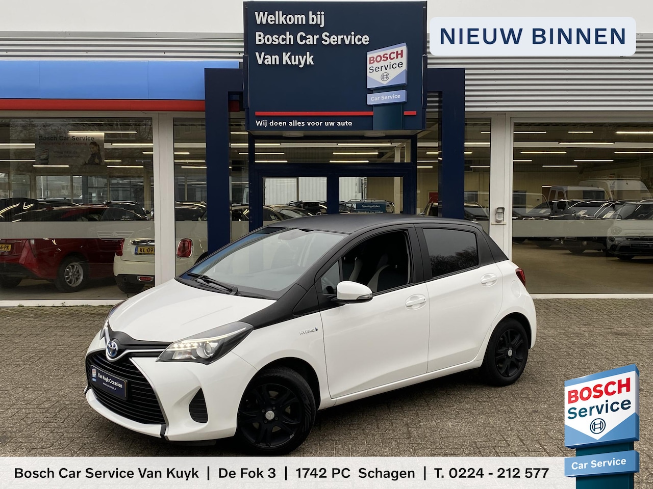 Toyota Yaris - 1.5 Hybrid Aspiration Bi-Tone / Automaat / NL-Auto / Dealer-Onderhouden / 2e-Eigenaar / 87 - AutoWereld.nl