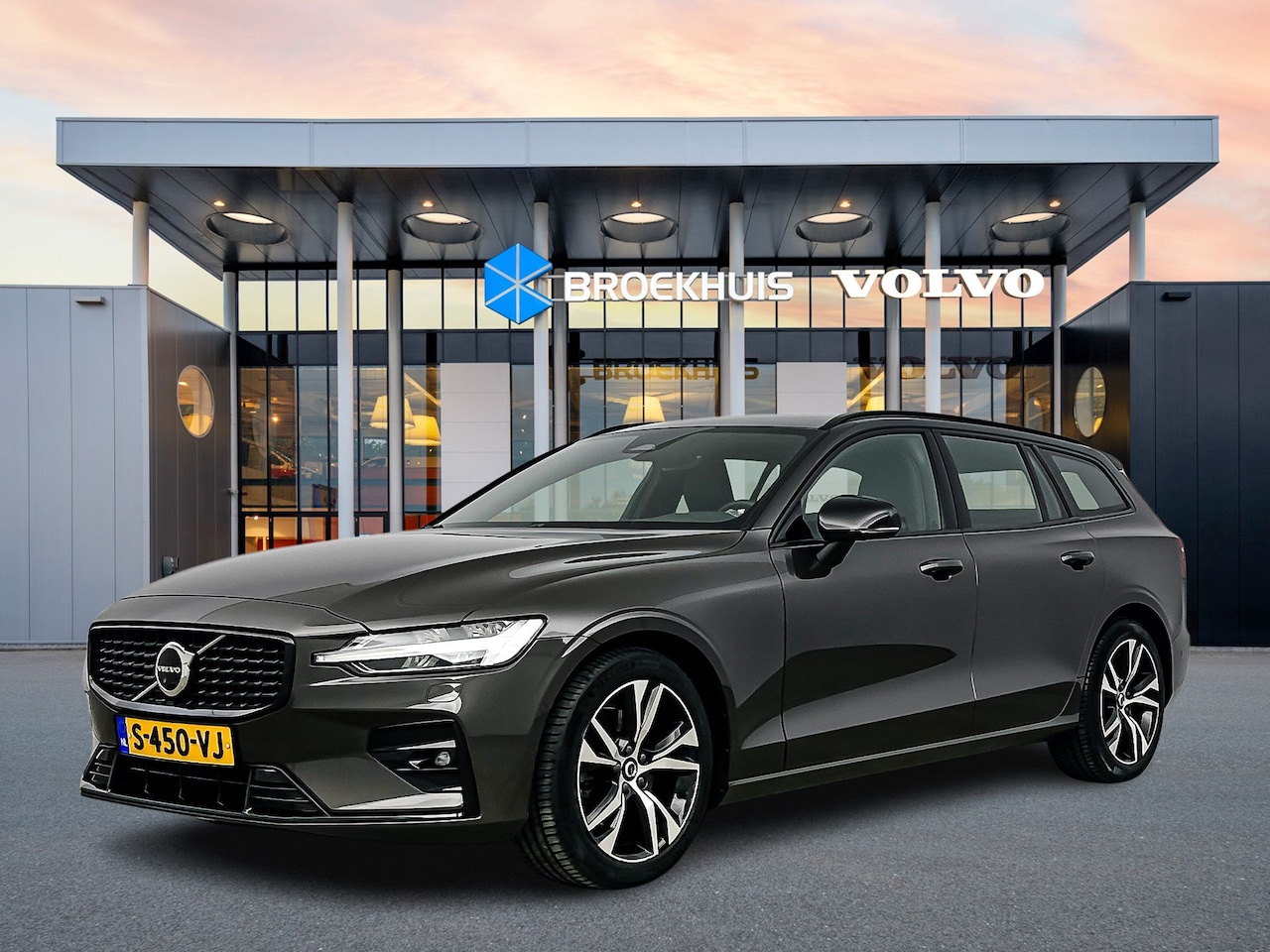 Volvo V60 - B4 Plus Dark | Sportstoelen | Harman Kardon | 360 Camera | Trekhaak | Full LED | Parkeerve - AutoWereld.nl