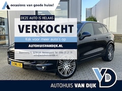 Porsche Cayenne - 3.0 S E-Hybrid | NL-auto/21-inch/Pano-Dak/Luchtvering/Sport Chrono