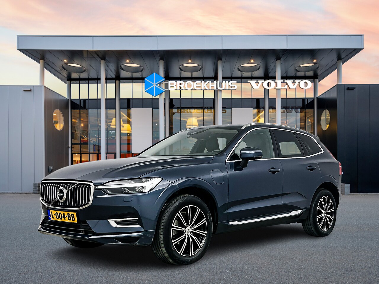 Volvo XC60 - T8 Recharge Inscription | Leder | Panoramadak | Harman Kardon | Trekhaak | Parkeerverwarmi - AutoWereld.nl