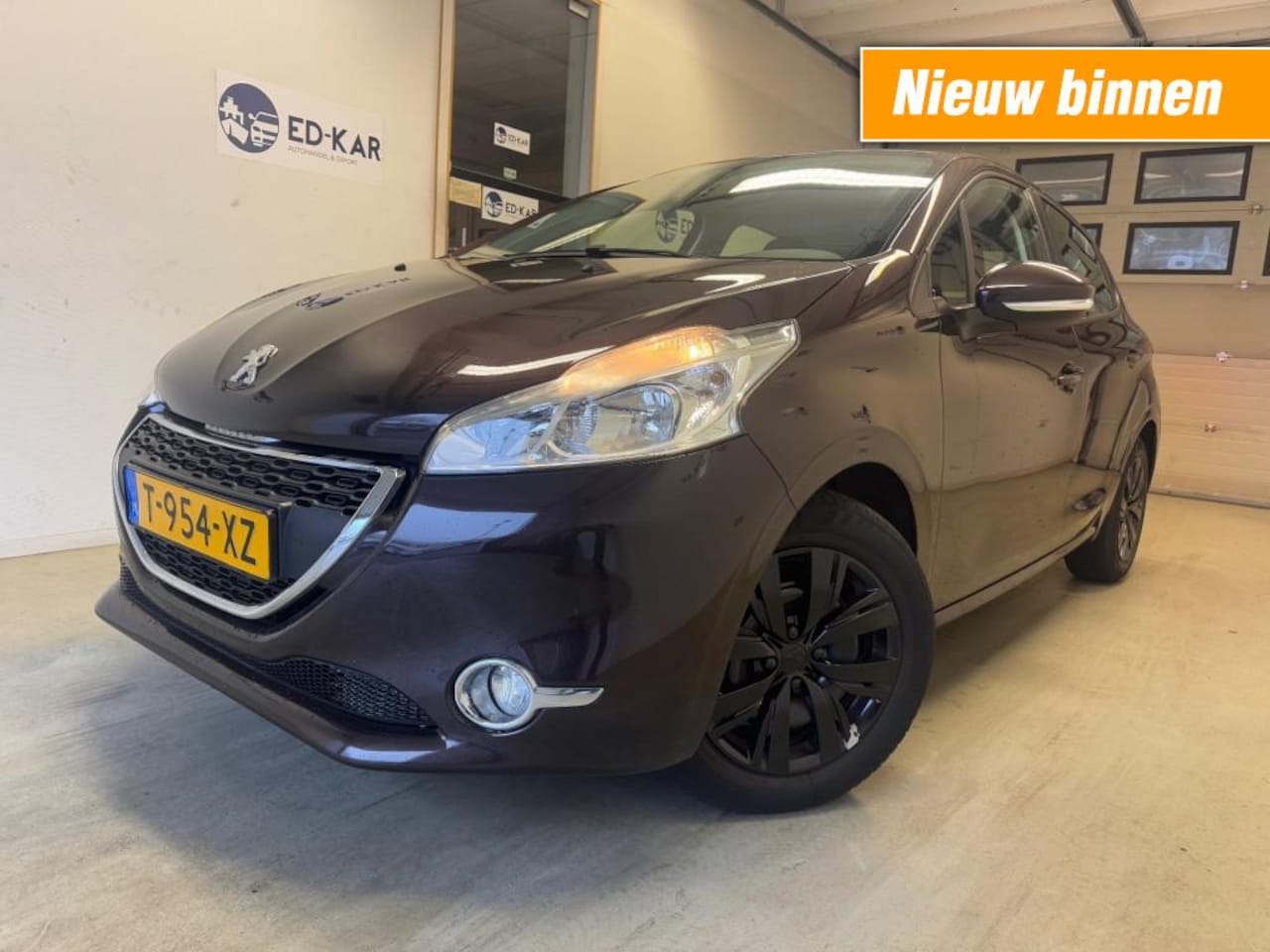 Peugeot 208 - 1.2 VTi Access 5DRS AIRCO DIST. VERV. NETTE AUTO APK 5-2025 - AutoWereld.nl