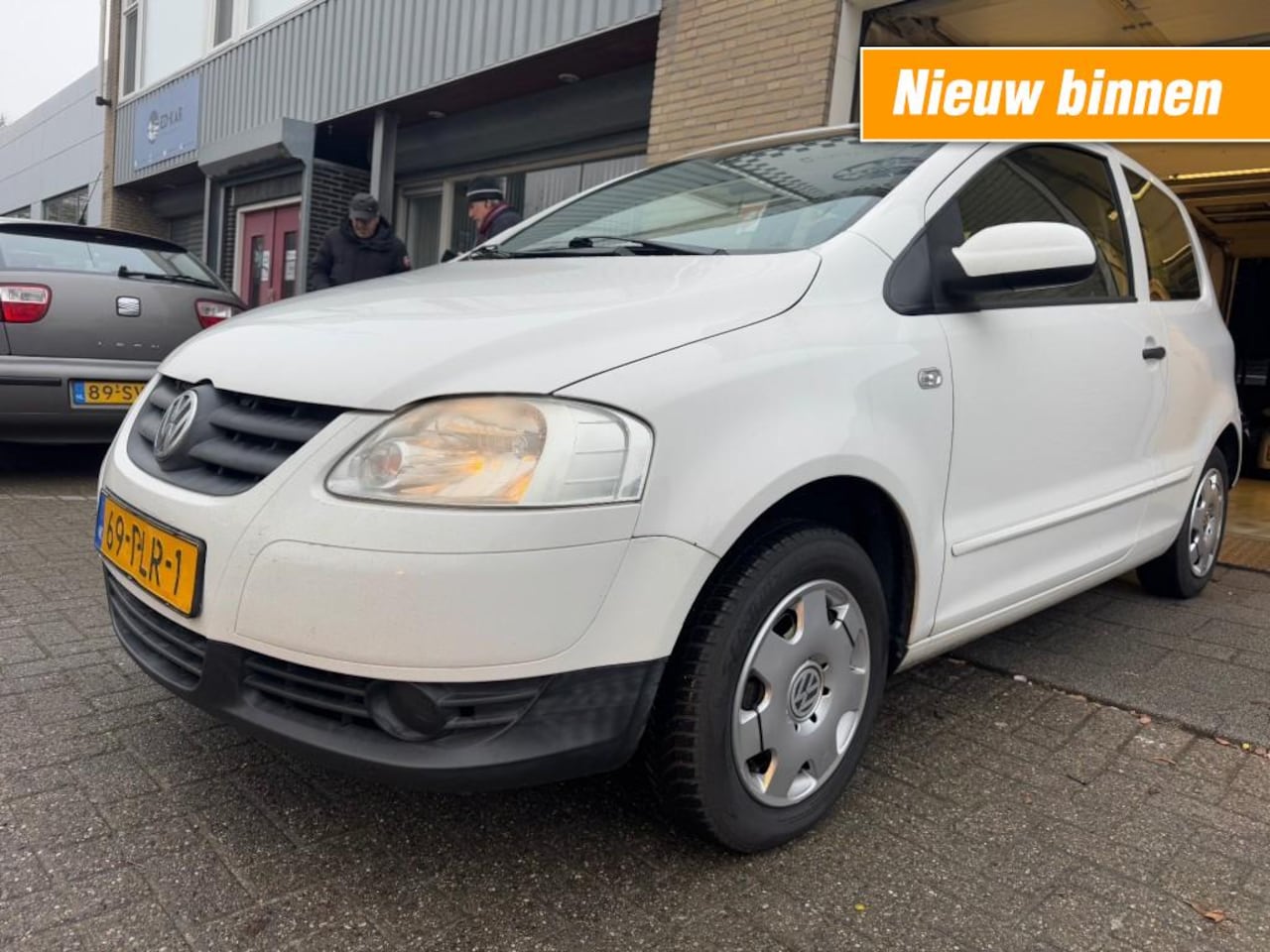 Volkswagen Fox - 1.2 Trendline 3drs AIRCO RIJDT PRIMA NAP APK 11-2025 - AutoWereld.nl